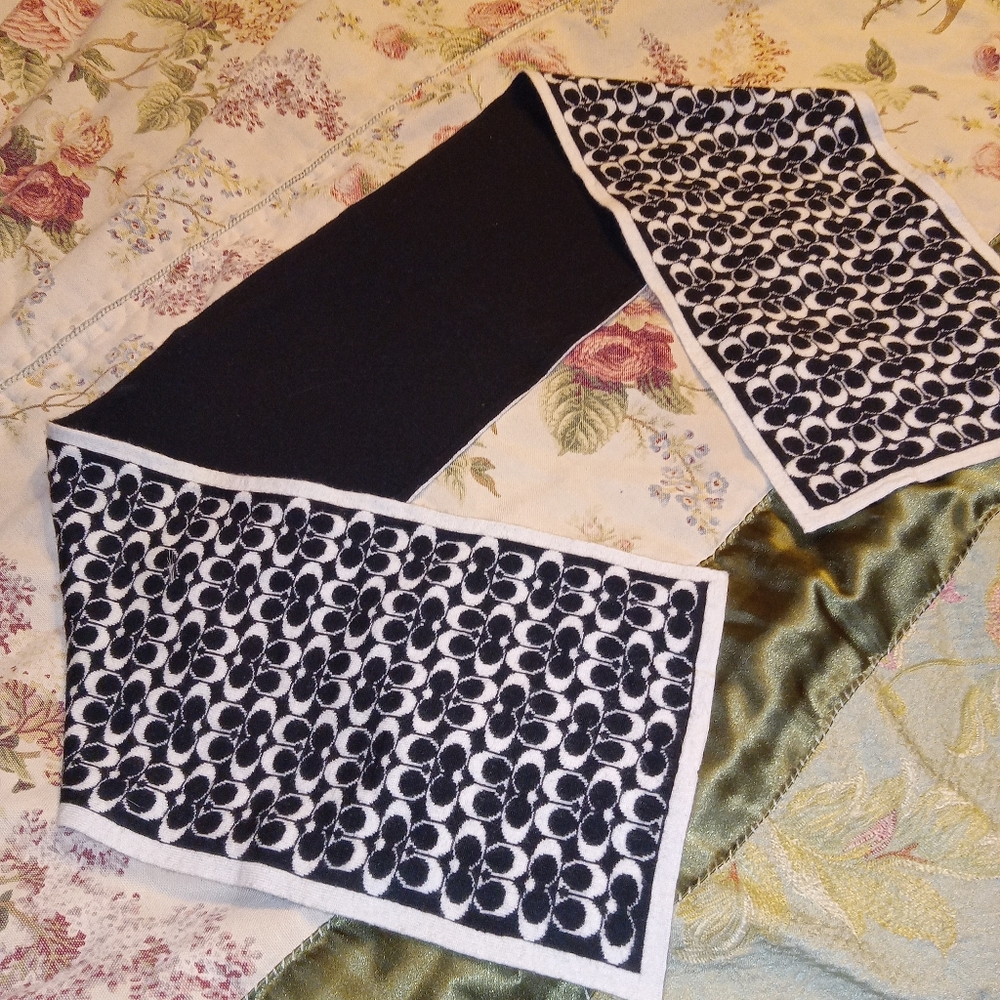 Coach 100% Merina Wool Black and White Wool Scarf